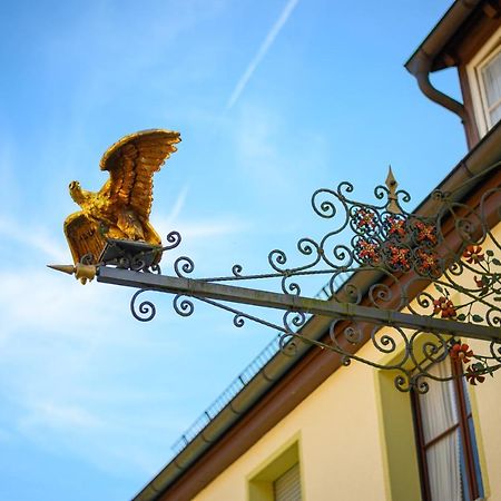 Gasthof Adler Вайнштадт Экстерьер фото